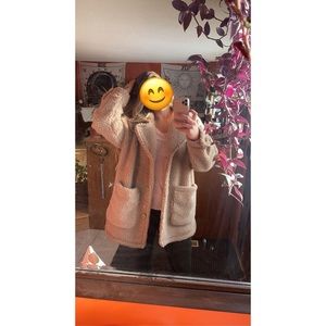 Cozy tan Sherpa coat M/L brand new with tags